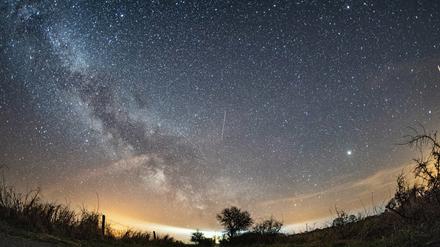 Noch diese Woche können pro Abend Hunderte Meteoriten über Potsdam beobachtet werden. Der Höhepunkt wird am frühen Mittwochmorgen erwartet.