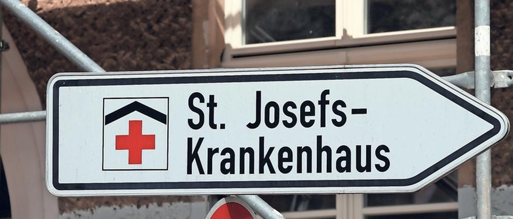 Auch Mitarbeiter des katholischen St. Josefs-Krankenhauses wünschen sich eine Corona-Prämie der Stadt.