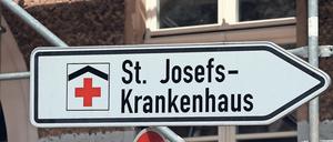 Auch Mitarbeiter des katholischen St. Josefs-Krankenhauses wünschen sich eine Corona-Prämie der Stadt.