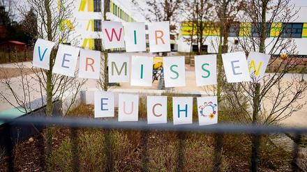 Bis alle Kinder wieder Kitas und Schulen besuchen können, wird es noch dauern. 