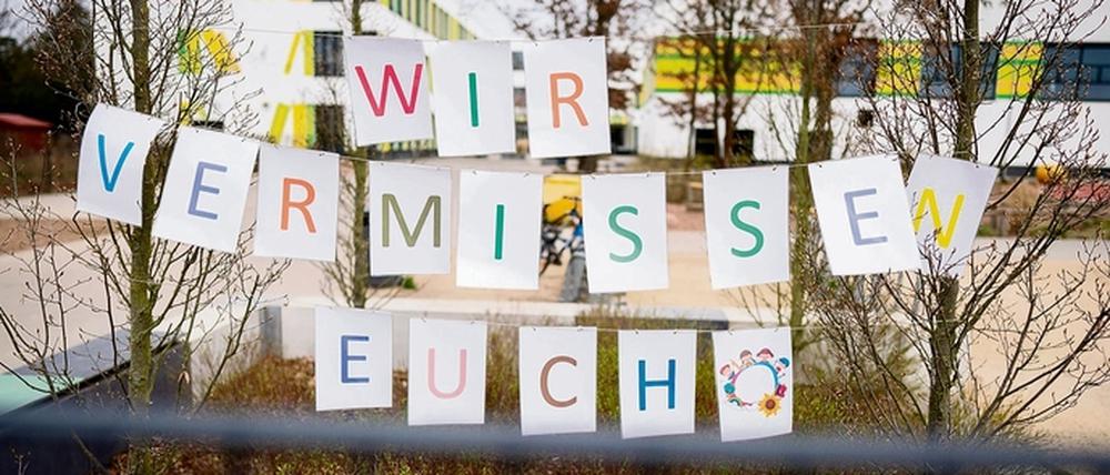 Bis alle Kinder wieder Kitas und Schulen besuchen können, wird es noch dauern. 
