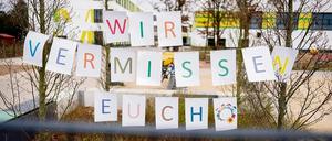Bis alle Kinder wieder Kitas und Schulen besuchen können, wird es noch dauern. 