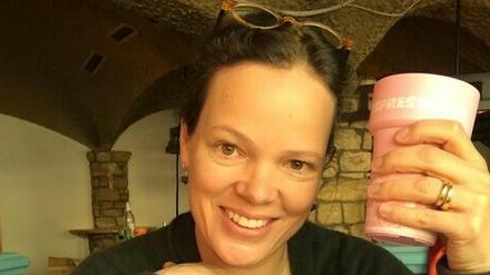 Marie-Luise Glahr mit dem Potspresse-Becher.