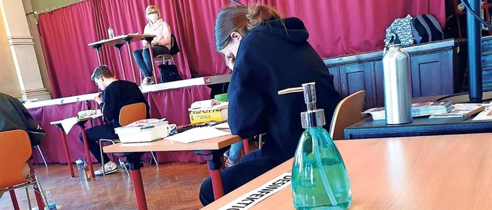 Das Abitur findet in diesem Jahr unter besonderen Bedingungen statt.