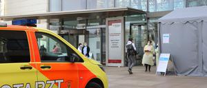 Eingangsbereich des St. Josefs-Krankenhaus, hier am 18. März 2020.