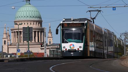 Busse und Bahnen in Potsdam mit Start der Coronaregel-Lockerungen wieder öfter fahren. 