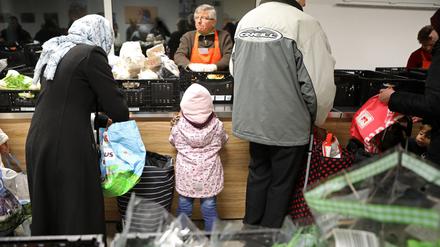 Vor der Krise: Die Lebensmittelausgabe der Potsdamer Tafel.