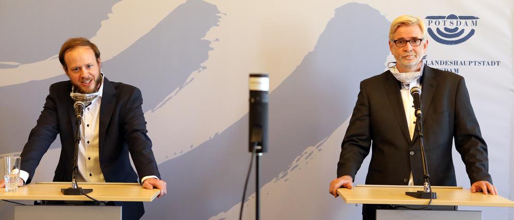 Die Interims-Geschäftsführer des Klinikums "Ernst von Bergmann" Tim Steckel und Hans-Ulrich Schmidt (v.l.).