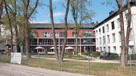 Vor rund vier Wochen ist im Pflegeheim „Haus am Zernsee“ das Virus ausgebrochen, seither sind mehrere Bewohner gestorben.