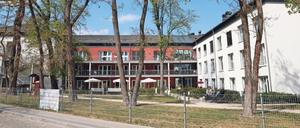 Vor rund vier Wochen ist im Pflegeheim „Haus am Zernsee“ das Virus ausgebrochen, seither sind mehrere Bewohner gestorben.
