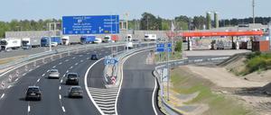 Der Asphalt ist zwischen den Autobahndreiecken bereits verlegt. 
