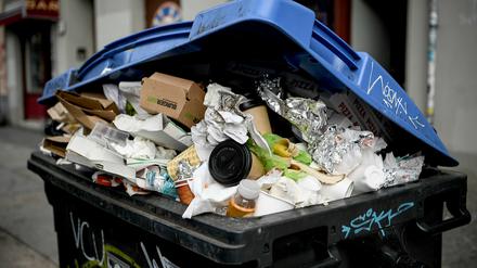 Bedingt durch die Corona-Krise fällt in vielen märkischen Kommunen mehr Hausmüll an.