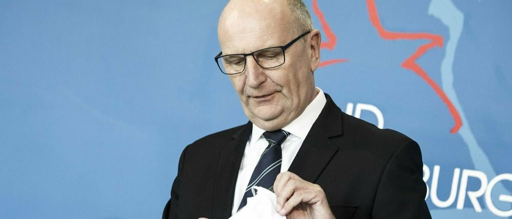 Dietmar Woidke (SPD) bei der Pressekonferenz am Freitag.