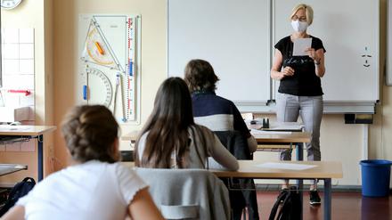 Die Schule hat für Zehntklässler bereits wieder angefangen.