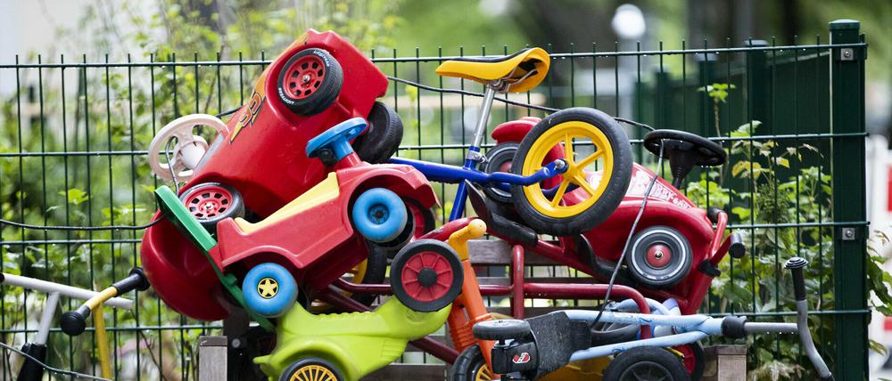 In der Mittelmark nehmen immer mehr Eltern die erweiterte Notbetreuung für ihre Kinder in Anspruch.