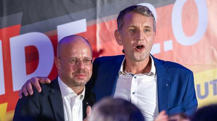 Björn Höcke aus Thüringen (r.) und Andreas Kalbitz aus Brandenburg prägten den "Flügel" der AfD. 