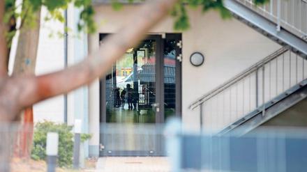 In Seniorenheim leben Personen einer Corona-Risikogruppe eng beieinander.