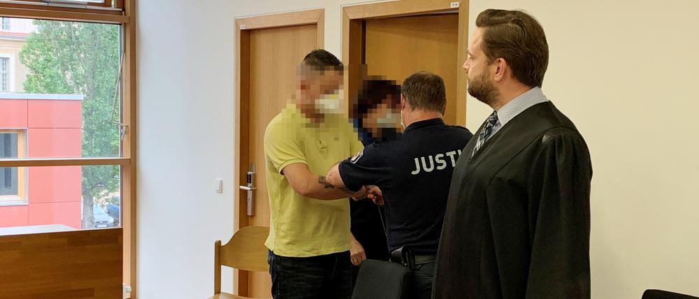 Christian Müller mit seinem Münchner Strafverteidiger Benjamin Ruhlmann (r.).