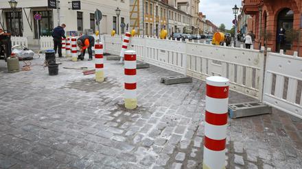 Verkehrspoller mitten auf der Gutenbergstraße in der Potsdamer Innenstadt
