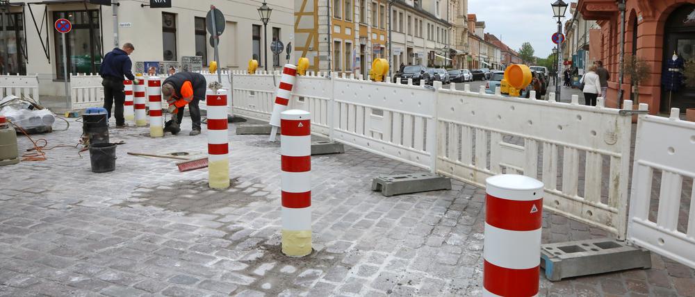 Verkehrspoller mitten auf der Gutenbergstraße in der Potsdamer Innenstadt