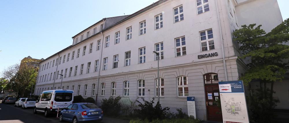 Im Potsdamer Gesundheitsamt werden die nachgewiesenen Infektionsfälle dokumentiert.