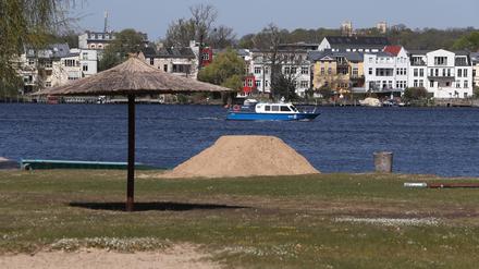 Blick vom Strandbad über den Tiefen See in Richtung Berliner Vorstadt.