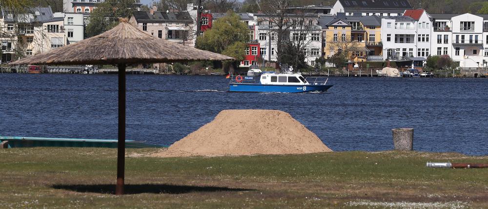 Blick vom Strandbad über den Tiefen See in Richtung Berliner Vorstadt.