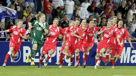 Champions-League-Gewinner 2010: 1 FFC Turbine Potsdam.