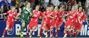 Champions-League-Gewinner 2010: 1 FFC Turbine Potsdam.
