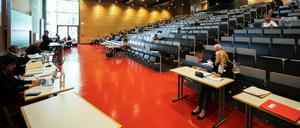 Potsdams Stadtverordnetenversammlung bei der Tagung im Hörsaal der Universität am Griebnitzsee.