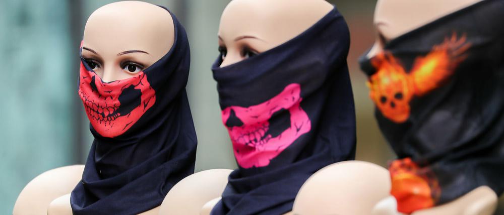 Masken bleiben vorerst Pflicht.