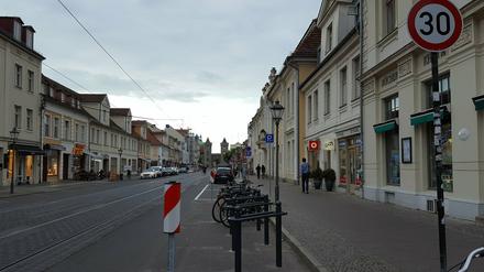 Diese Fahrradständer in der Friedrich-Ebert-Straße freuen sich auf Benutzer.
