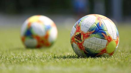 In der Frauen-Bundesliga ruht der Ball nicht mehr.