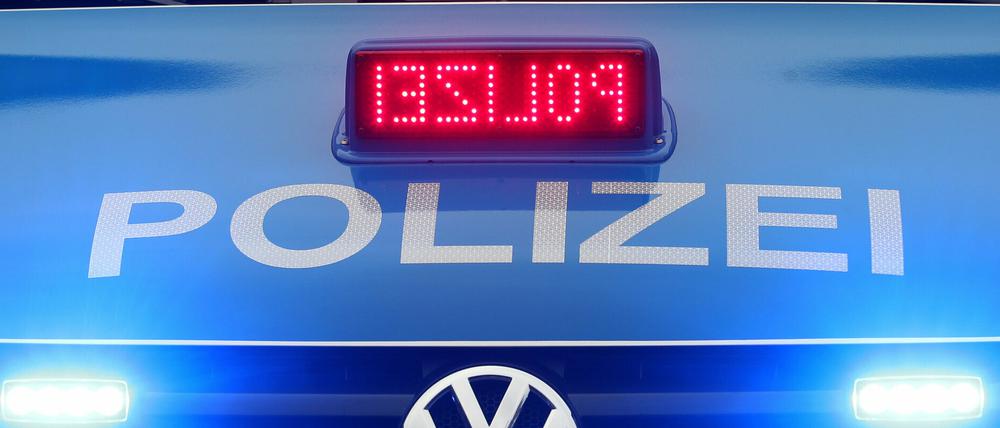 Ein Einsatzfahrzeug der Polizei (Symbolbild).