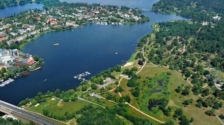 Der Babelsberger Park mit Freibadfläche.
