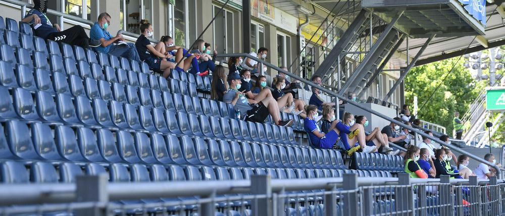 Kein blaues Wunder: Das Karl-Liebknecht-Stadion erlebte 44 Jahre nach seiner Eröffnung sein erstes Geisterspiel – ohne Erfolg.