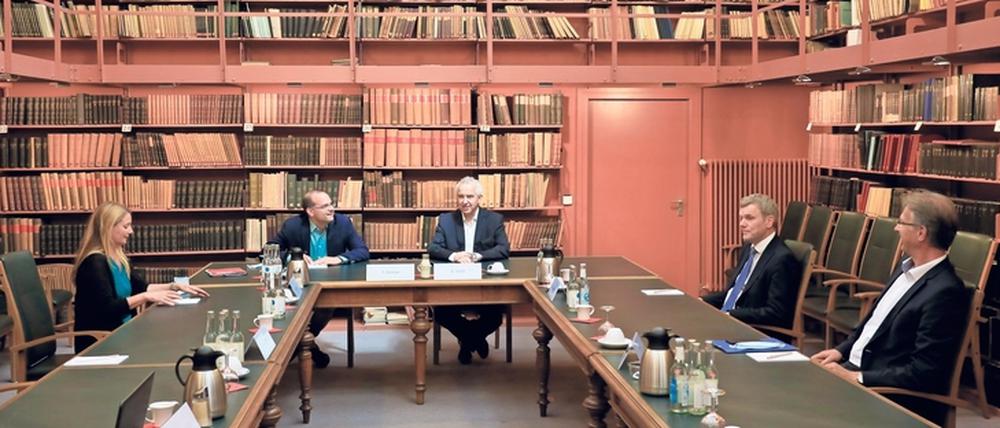 Neue Pläne. Beratungen im GFZ zu neuen Forschungsprojekten.