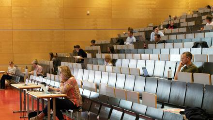 Wegen der Corona-Pandemie tagt Stadtverordnetenversammlung wieder im Hörsaal der Universität am Griebnitzsee.