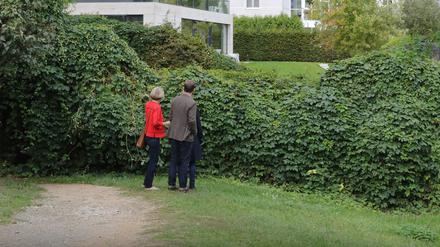 Kein Durchkommen: Der Uferweg am Griebnitzsee ist teilweise von Anwohnern versperrt worden.