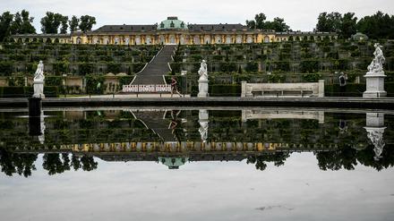 Im Zehn-Minuten-Takt durften Besucher in das Schloss gehen. 