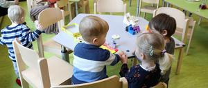 Die Rückkehr zum Normalbetrieb stellt viele Kitas vor Probleme.