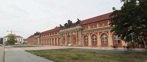 Stadtverordnete würden sich vor dem Filmmuseum mehr Bäume wünschen.