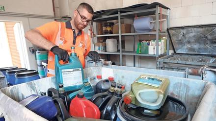 Die Step wünscht sich bessere Mülltrennung. Ölkanister kommen zum Beispiel nicht in den Restmüll.