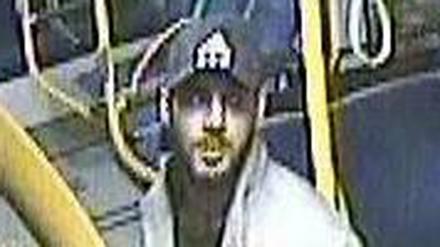 Nach diesem Mann sucht die Polizei. Wer kann Hinweise geben?