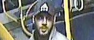 Nach diesem Mann sucht die Polizei. Wer kann Hinweise geben?