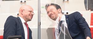 Um Normalität bemüht: Die beiden AfD-Abgeordneten Andreas Kalbitz (l.) und Dennis Hohloch im Landtag.