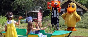 Übers Wasser mit größeren Sicherheitsabständen zwischen den Booten geht es ab Samstag wieder im Filmpark in Janoschs Kulissenlandschaft "Panama".