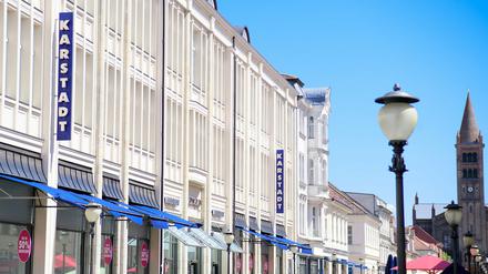 Das Warenhaus Galeria Karstadt Kaufhof in der Brandenburger Straße 