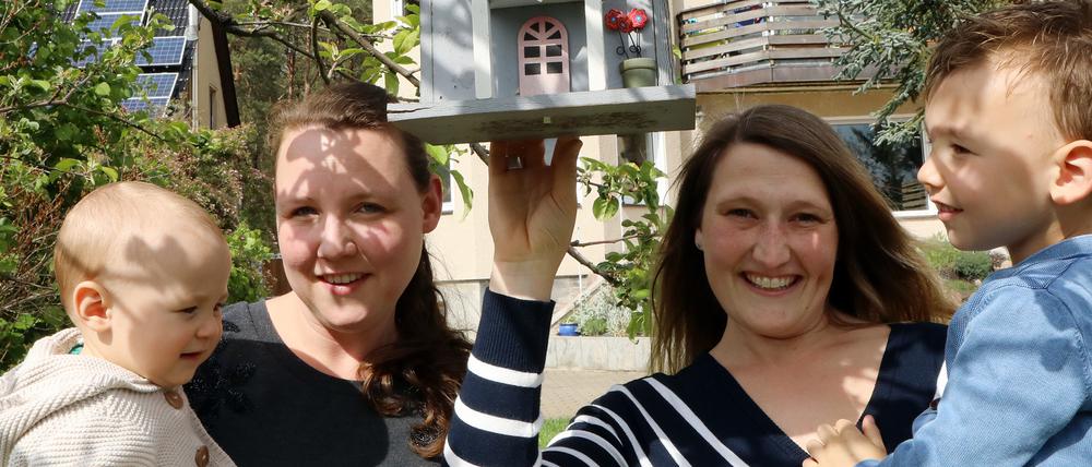 Yvonne und Stefanie Kapala (v.l.) sind verheiratet.