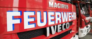 Die Rettungskräfte rückten mit einem Großaufgebot am Brandort an.